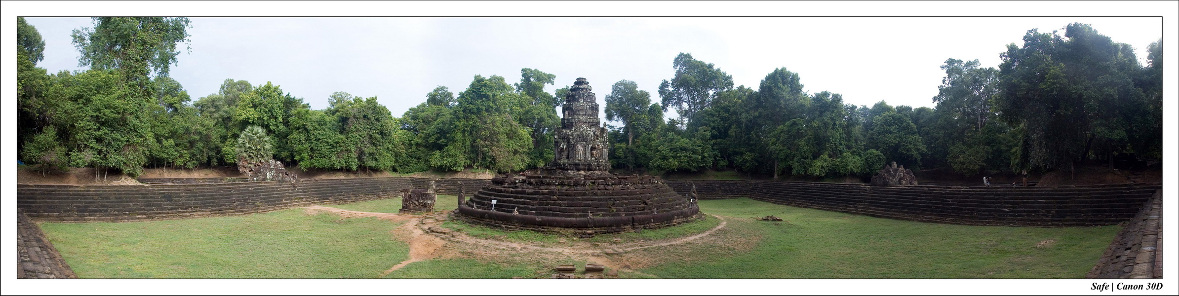 2006   07   Pano   Temple Angkor   Neak Pean